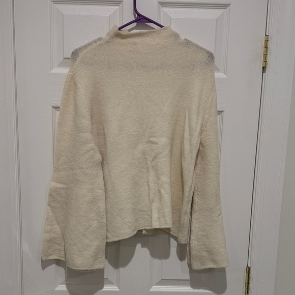 Elegant Cream Turtleneck Sweater - Picture 2 of 3